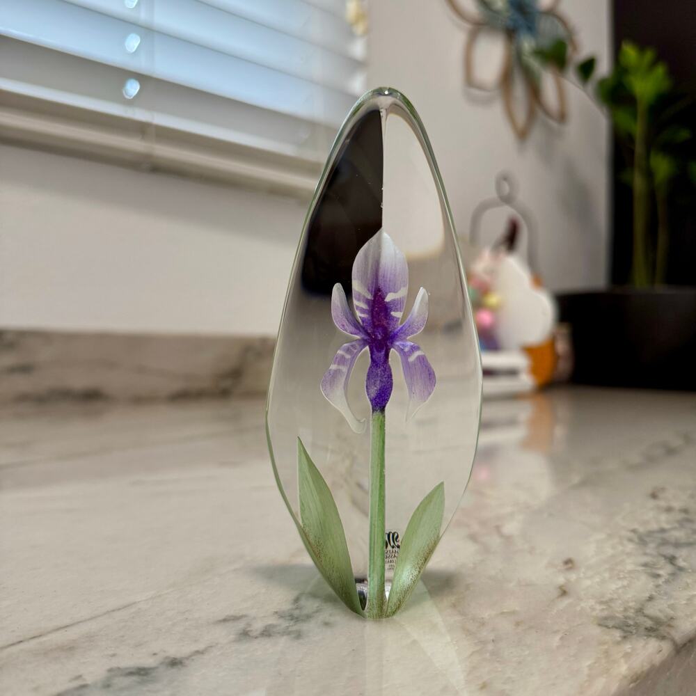 Mats Jonasson glasswork Swedish Crystal Floral Sculpture,Paperweight SIGNED